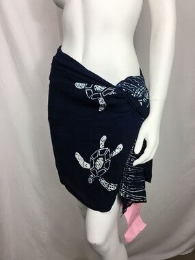 Pineapple Moon Sargon Turtle Print Swimsuit Cover-Up Navy Blue 67" x 43" NWT